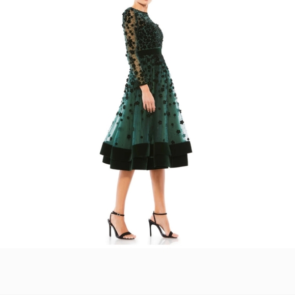 Beautiful and alegant mother of bride - Picture 12 of 12